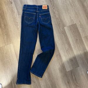 Levi's Dark Blue Straight Leg 724 Women's Jeans. Size 28